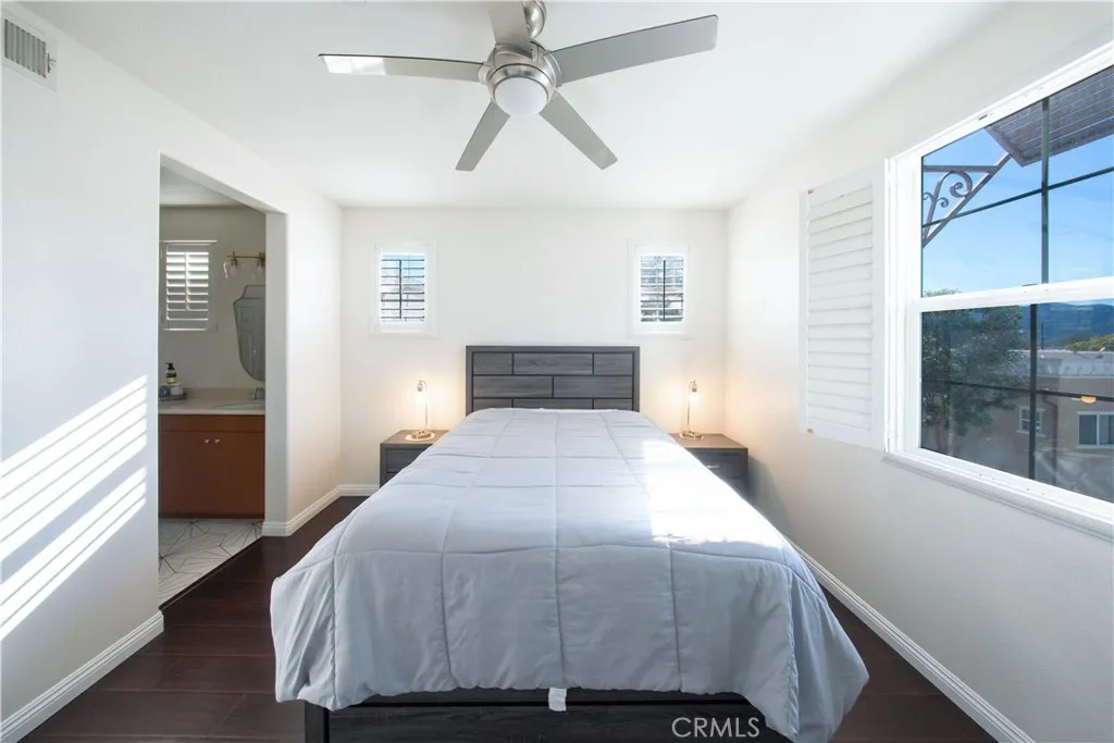 389 Arden Avenue 1, Glendale, California 91203 home-pic-26