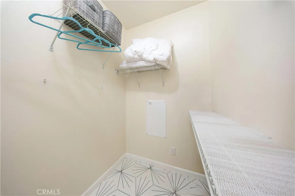 389 Arden Avenue 1, Glendale, California 91203 home-pic-28