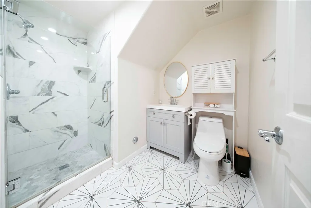 389 Arden Avenue 1, Glendale, California 91203 home-pic-7