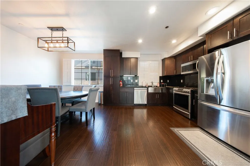 389 Arden Avenue 1, Glendale, California 91203 home-pic-13