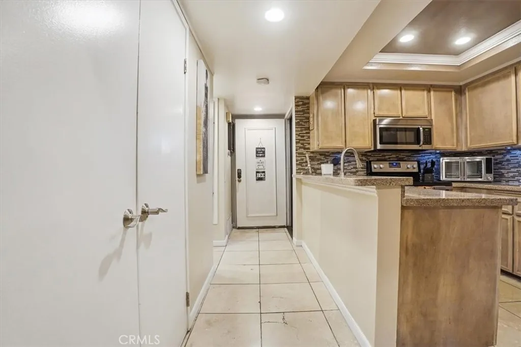 300 S Prospectors Road 29, Diamond Bar, California 91765 home-pic-4
