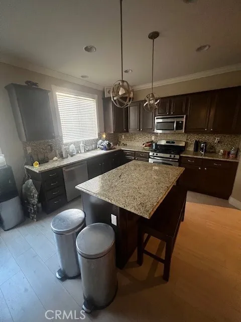 27299 Stonehurst Drive, Menifee, California 92585 home-pic-12