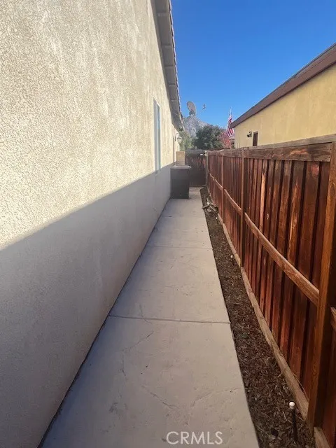 27299 Stonehurst Drive, Menifee, California 92585 home-pic-30