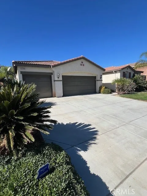27299 Stonehurst Drive, Menifee, California 92585 home-pic-0