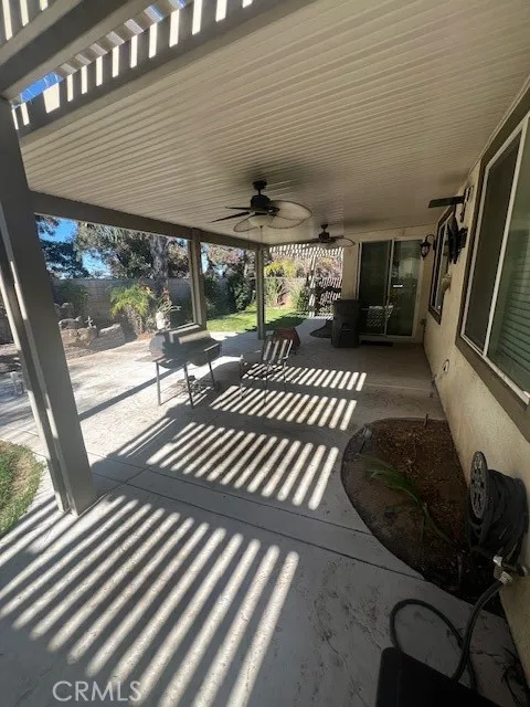 27299 Stonehurst Drive, Menifee, California 92585 home-pic-32