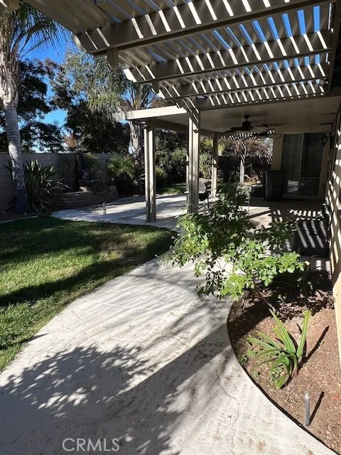 27299 Stonehurst Drive, Menifee, California 92585 home-pic-35