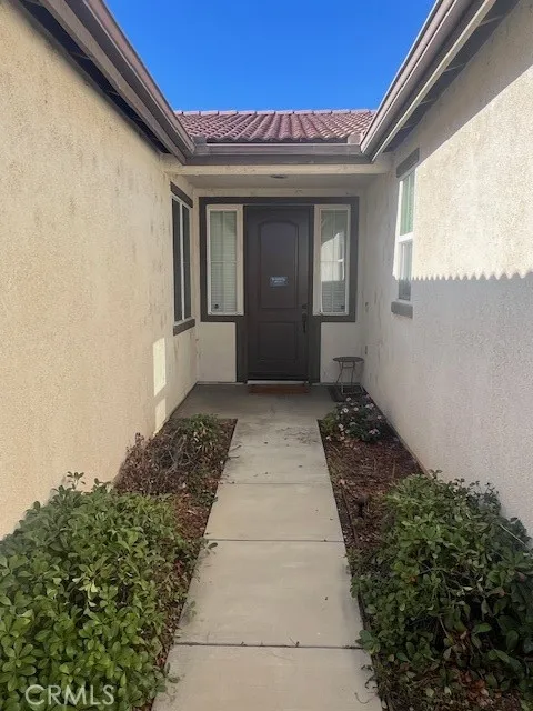 27299 Stonehurst Drive, Menifee, California 92585 home-pic-4