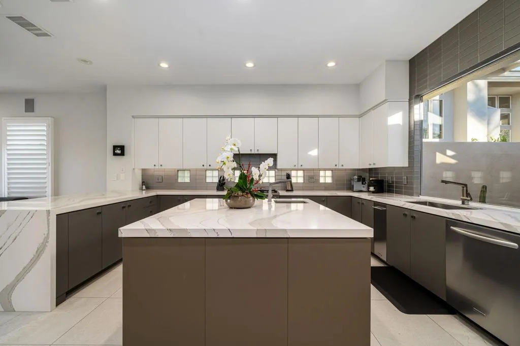 770 Deer Haven Circle, Palm Desert, California 92211 home-pic-22