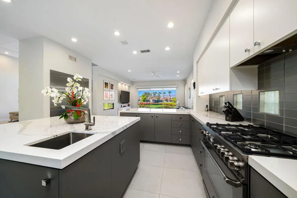 770 Deer Haven Circle, Palm Desert, California 92211 home-pic-21