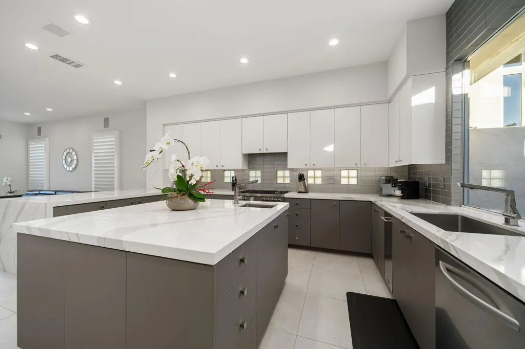 770 Deer Haven Circle, Palm Desert, California 92211 home-pic-23