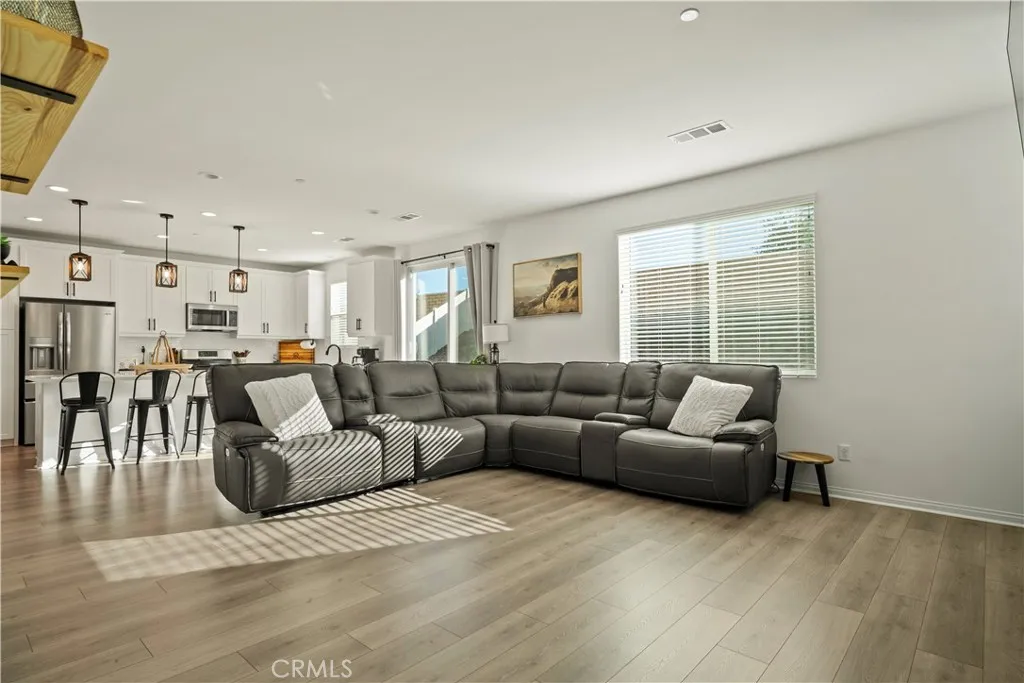 30295 Singer Ln, Menifee, California 92584 home-pic-17