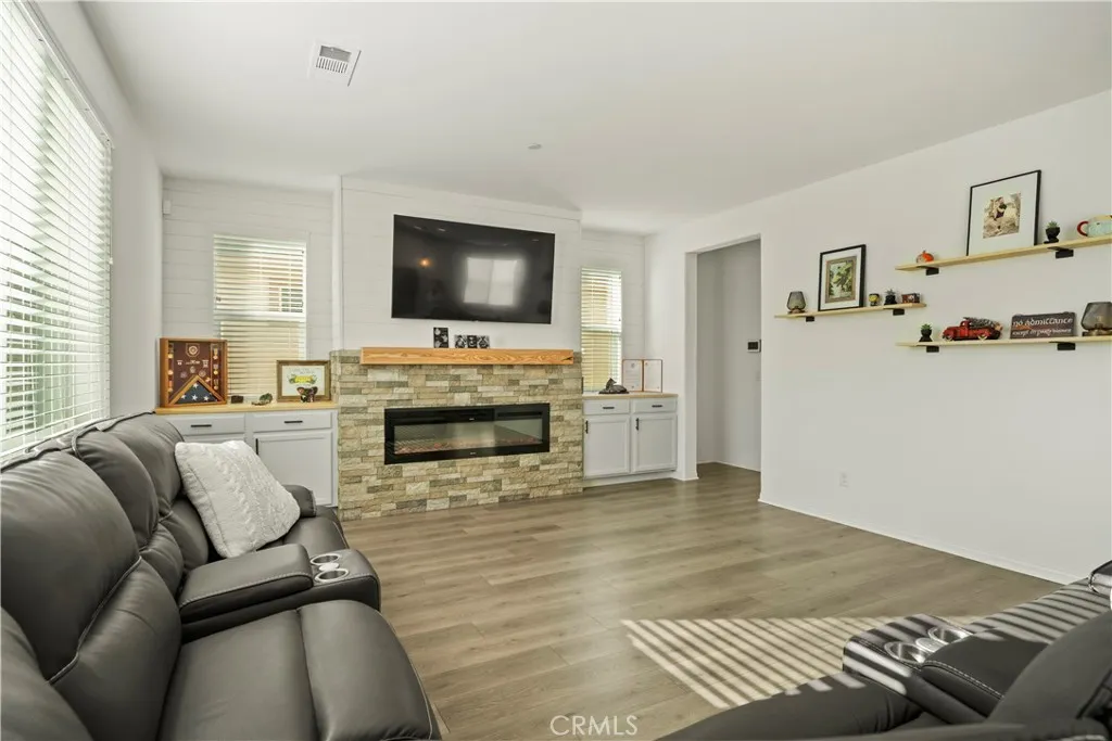30295 Singer Ln, Menifee, California 92584 home-pic-20