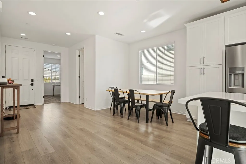 30295 Singer Ln, Menifee, California 92584 home-pic-9