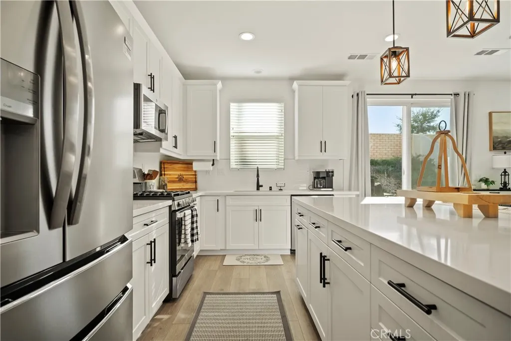 30295 Singer Ln, Menifee, California 92584 home-pic-14