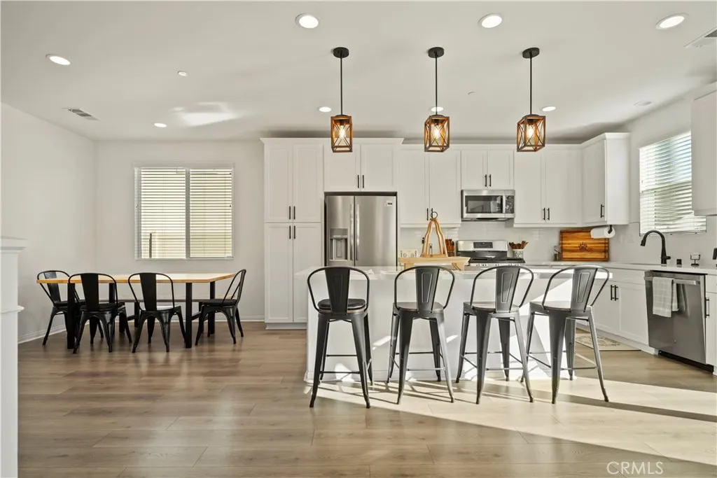 30295 Singer Ln, Menifee, California 92584 home-pic-11