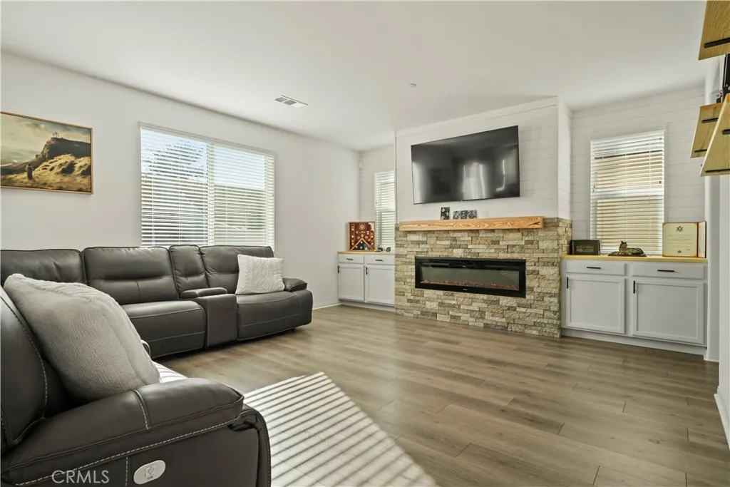 30295 Singer Ln, Menifee, California 92584 home-pic-19