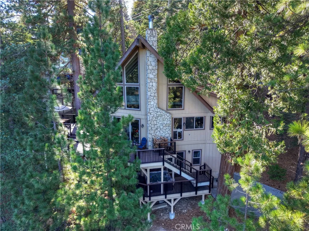 26621 Thunderbird Drive, Lake Arrowhead, California 92352 home-pic-2