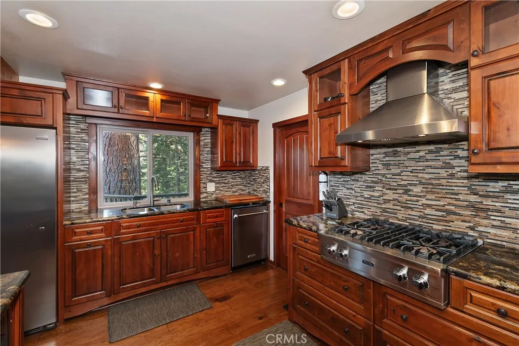 26621 Thunderbird Drive, Lake Arrowhead, California 92352 home-pic-17