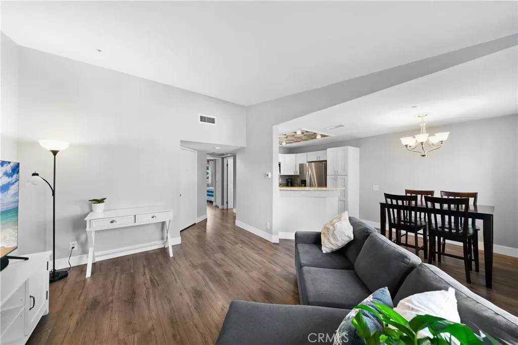 2620 Avenida Del Vista 203, Corona, California 92882 home-pic-3