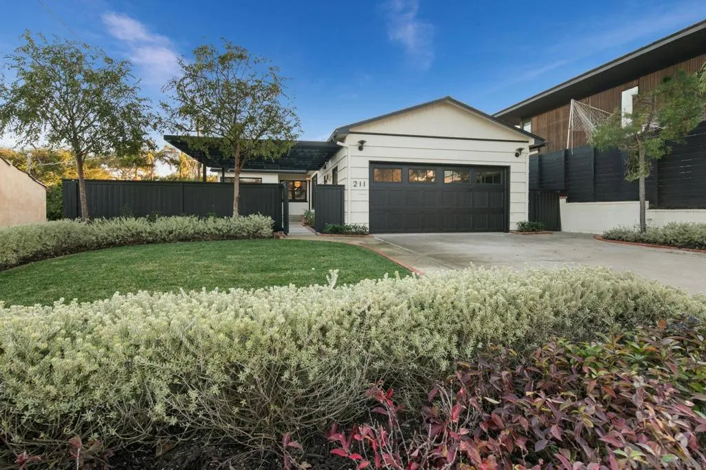 211 Ocean St, Solana Beach, California 92075 home-pic-21