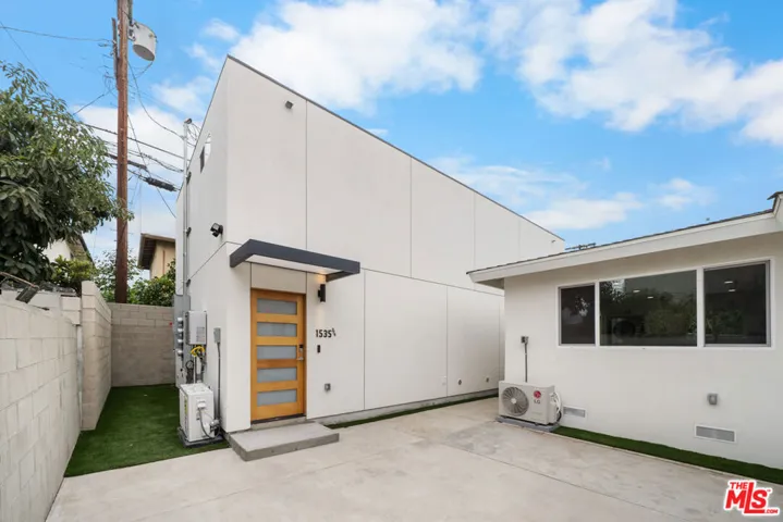 1535 3/4 N Kingsley Drive, Los Angeles, California 90027