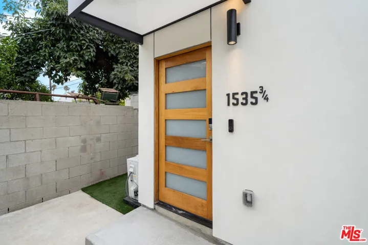 1535 3/4 N Kingsley Drive, Los Angeles, California 90027
