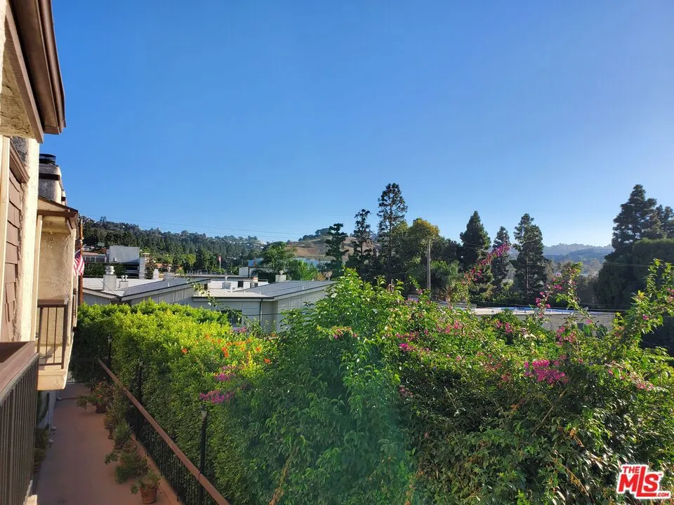 4128 W Hood Avenue B, Burbank, California 91505 home-pic-27