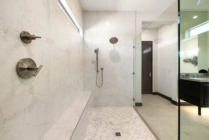 98-web-or-mls-21-print-2Z7A0093