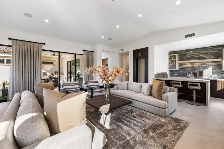 144-web-or-mls-69-print-2Z7A9815