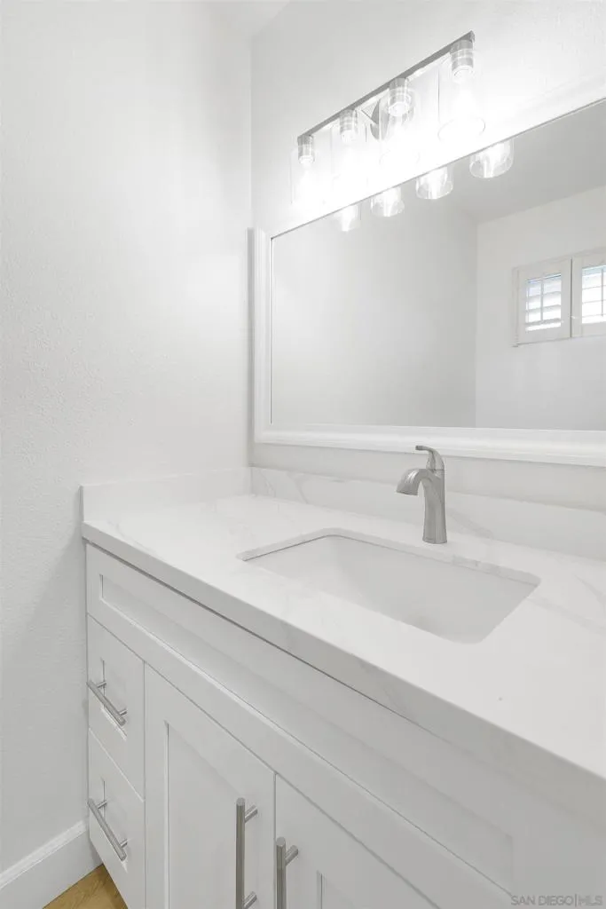 363 Tumble Creek Ln, Fallbrook, California 92028 home-pic-28