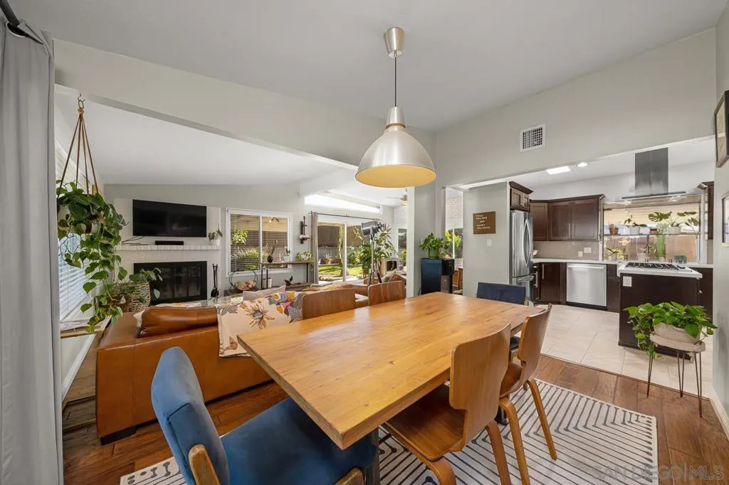 6209 Amber Lake Ave, San Diego, California 92119 home-pic-16