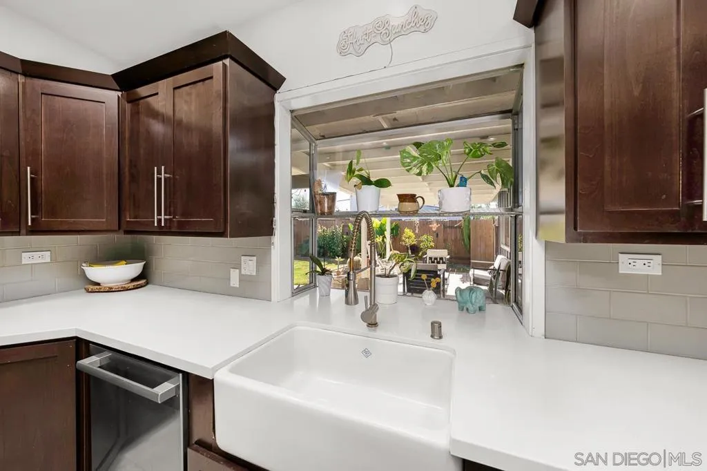 6209 Amber Lake Ave, San Diego, California 92119 home-pic-22