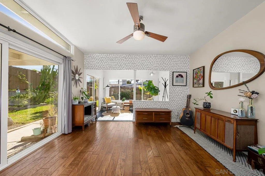 6209 Amber Lake Ave, San Diego, California 92119 home-pic-14