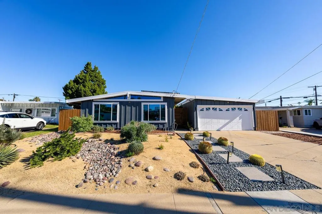 6209 Amber Lake Ave, San Diego, California 92119 home-pic-0