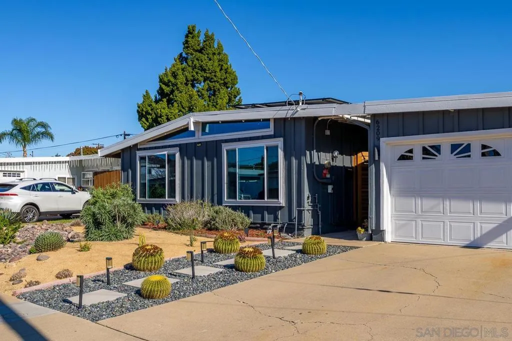 6209 Amber Lake Ave, San Diego, California 92119 home-pic-40