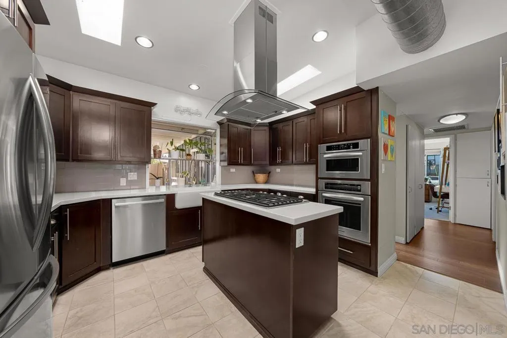 6209 Amber Lake Ave, San Diego, California 92119 home-pic-18