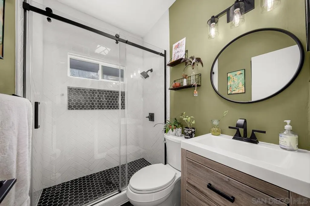 6209 Amber Lake Ave, San Diego, California 92119 home-pic-27