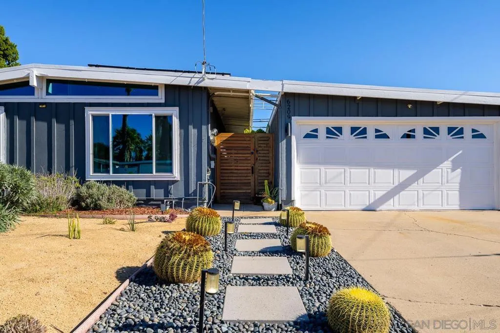 6209 Amber Lake Ave, San Diego, California 92119 home-pic-1
