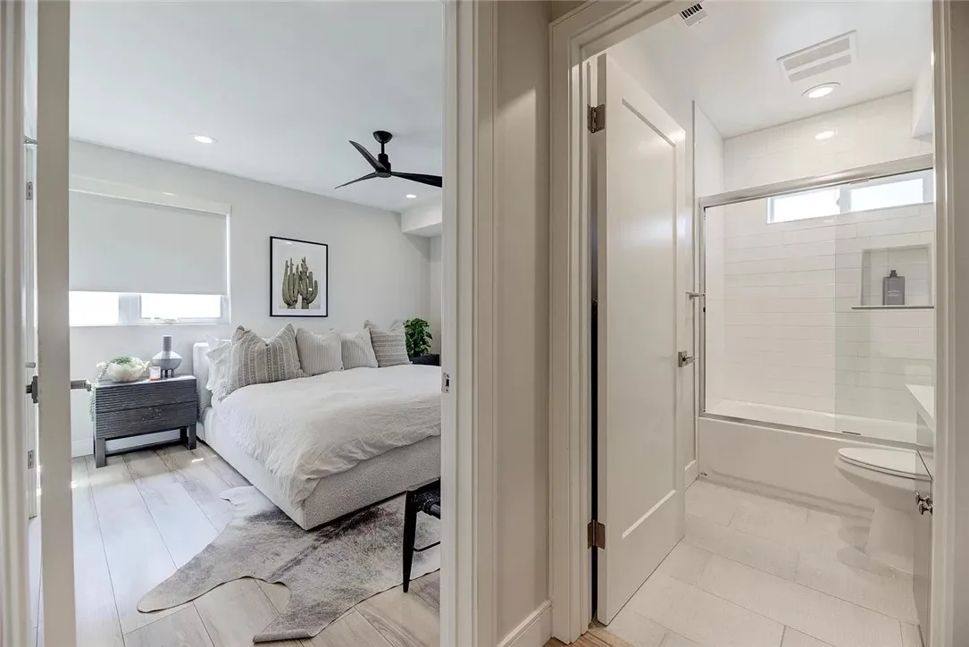 2151 S West View Street, Los Angeles, California 90016 home-pic-22