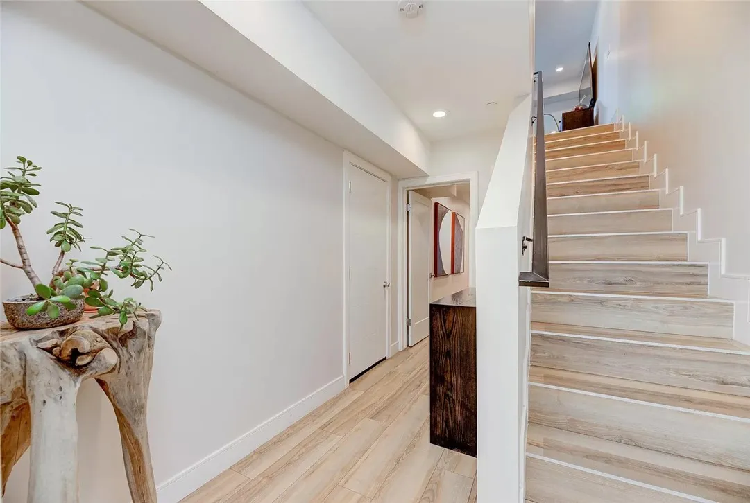2151 S West View Street, Los Angeles, California 90016 home-pic-30