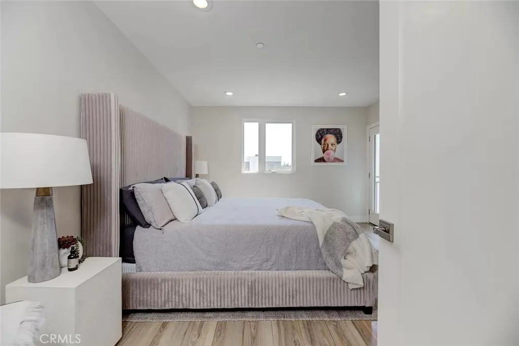 2151 S West View Street, Los Angeles, California 90016 home-pic-12