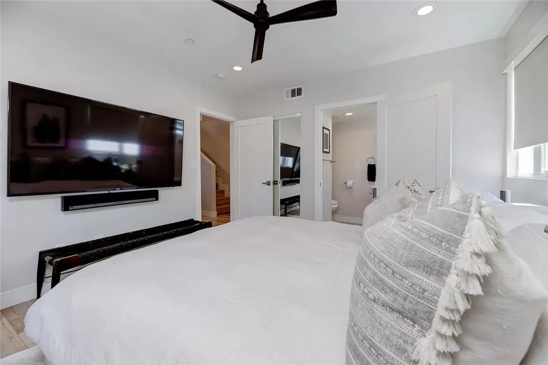 2151 S West View Street, Los Angeles, California 90016 home-pic-31