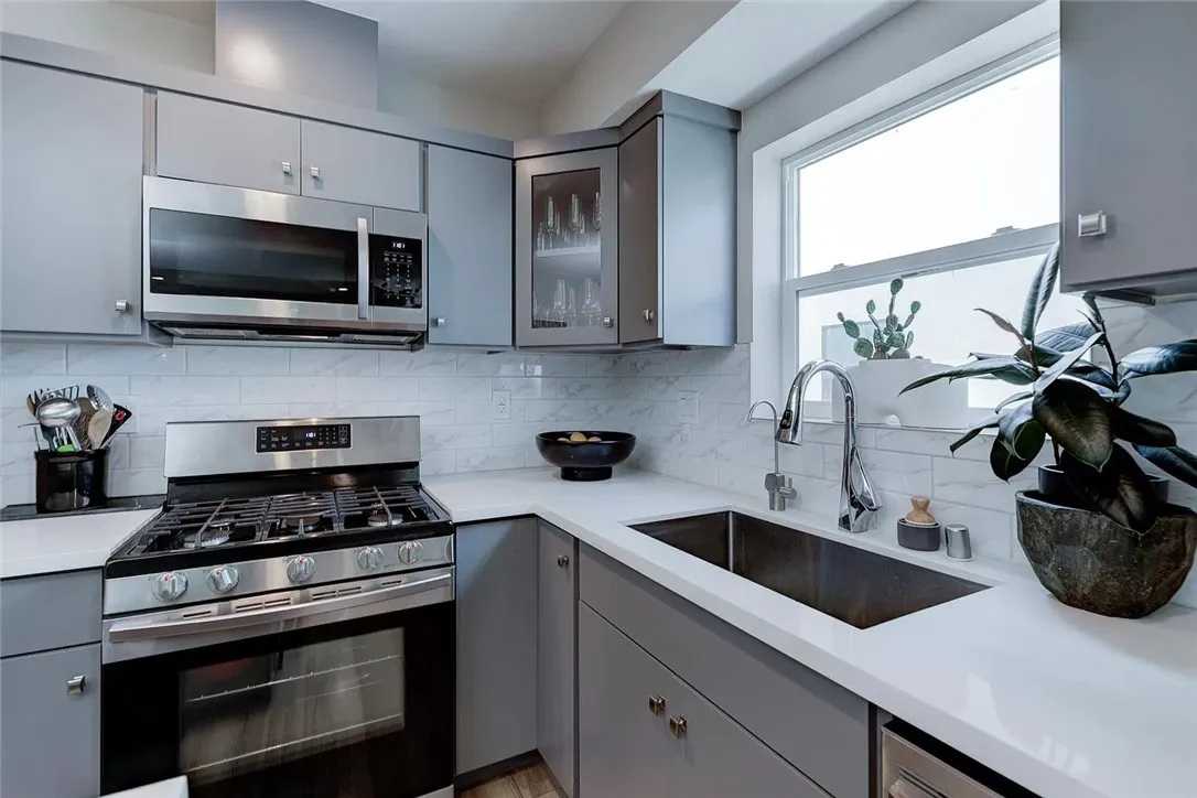 2151 S West View Street, Los Angeles, California 90016 home-pic-28