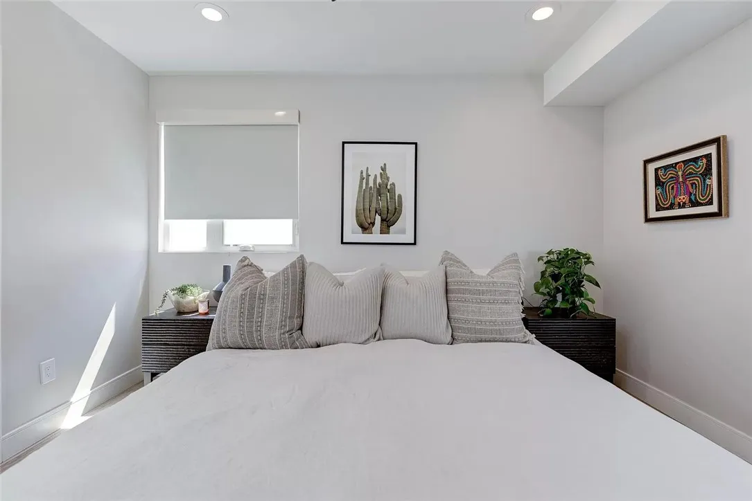 2151 S West View Street, Los Angeles, California 90016 home-pic-19