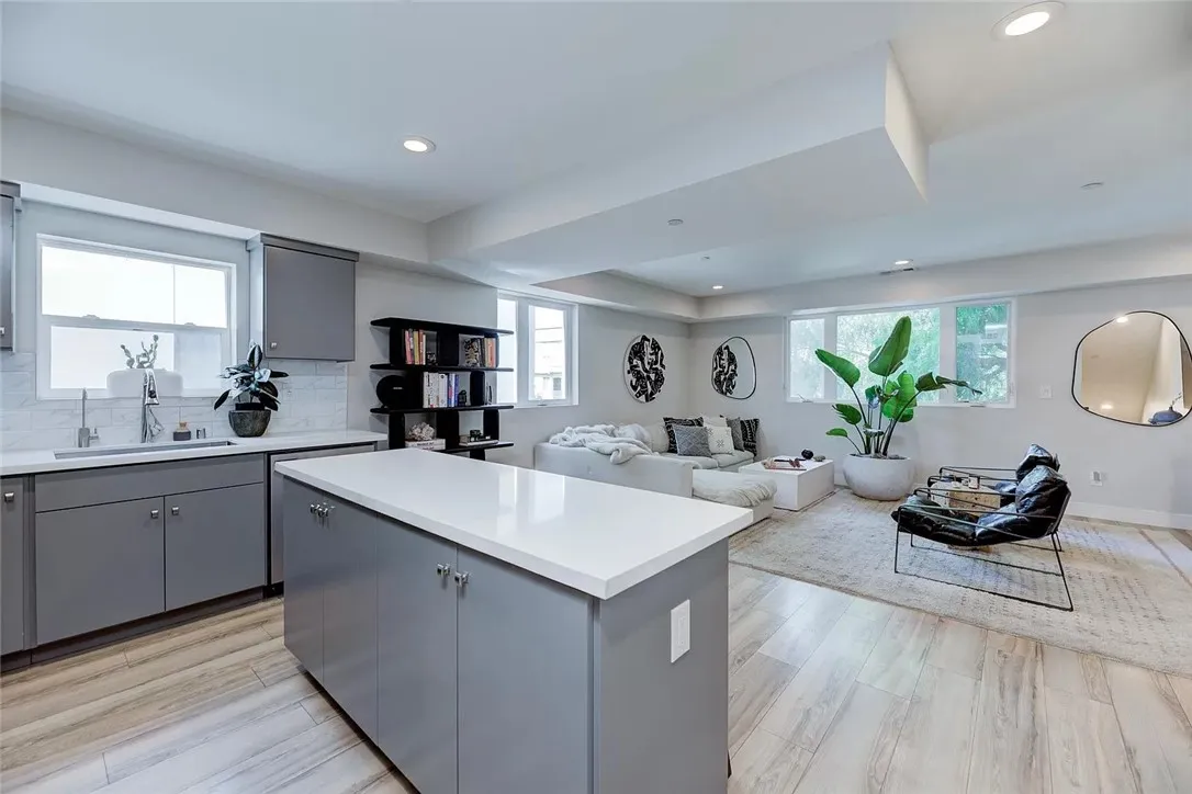 2151 S West View Street, Los Angeles, California 90016 home-pic-27