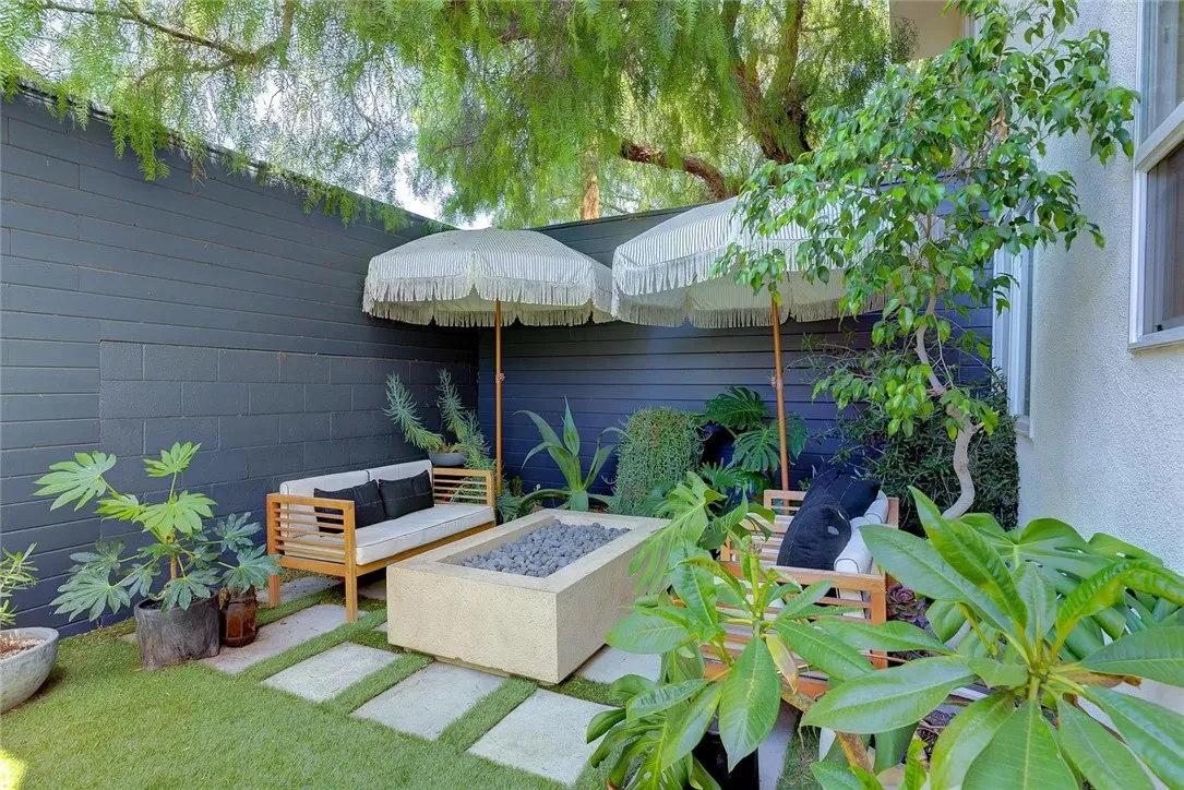 2151 S West View Street, Los Angeles, California 90016 home-pic-4