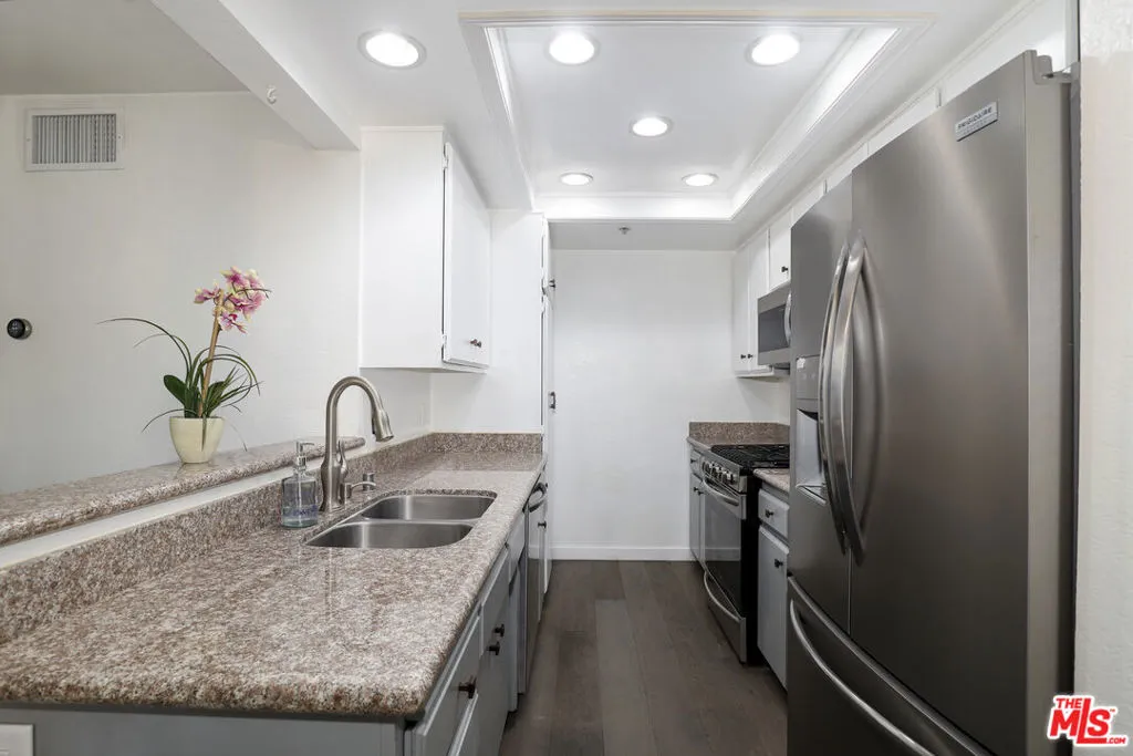 762 E Orange Grove Boulevard 5, Pasadena, California 91104 home-pic-14