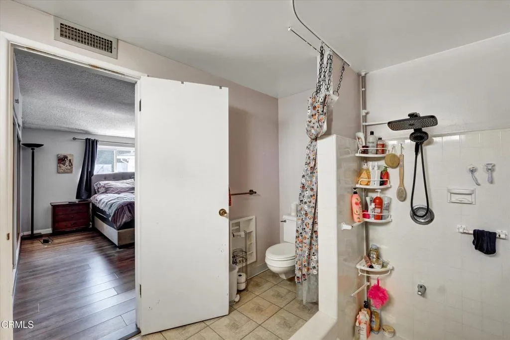 200 Sleepy Hollow Terrace, Glendale, California 91206 home-pic-35