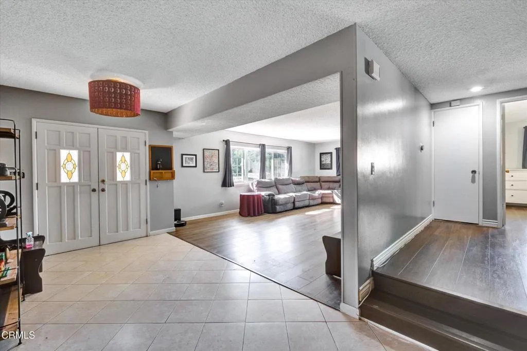 200 Sleepy Hollow Terrace, Glendale, California 91206 home-pic-5