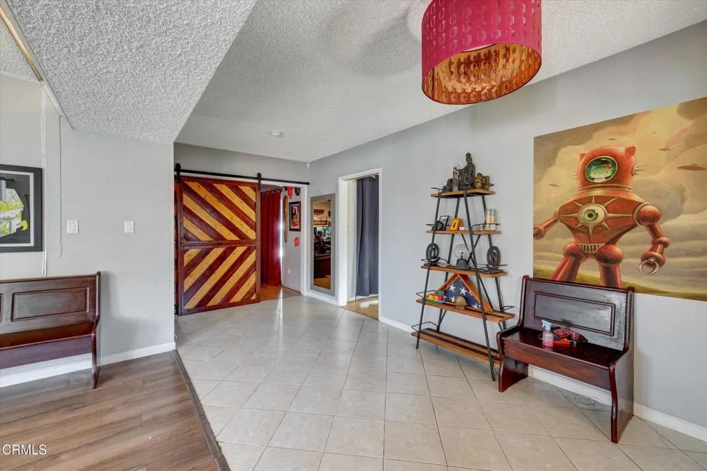 200 Sleepy Hollow Terrace, Glendale, California 91206 home-pic-4
